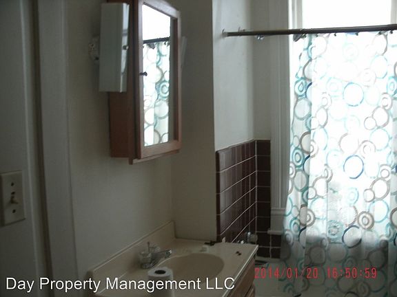 5th image of 243 E Doty Ave APT 1