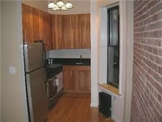 Rented by Douglas Elliman | media 22