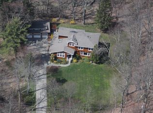 10 Pettit Ln, Pound Ridge, NY 10576