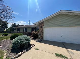 83 Roundtable Rd, Springfield, IL 62704