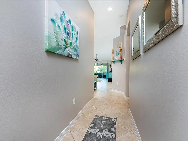 319 Monaco Dr #8 — Photo 5