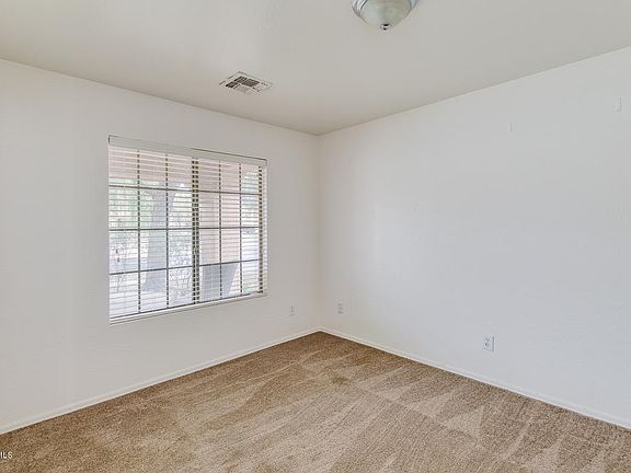 4th image of 2109 W Wilson Ave