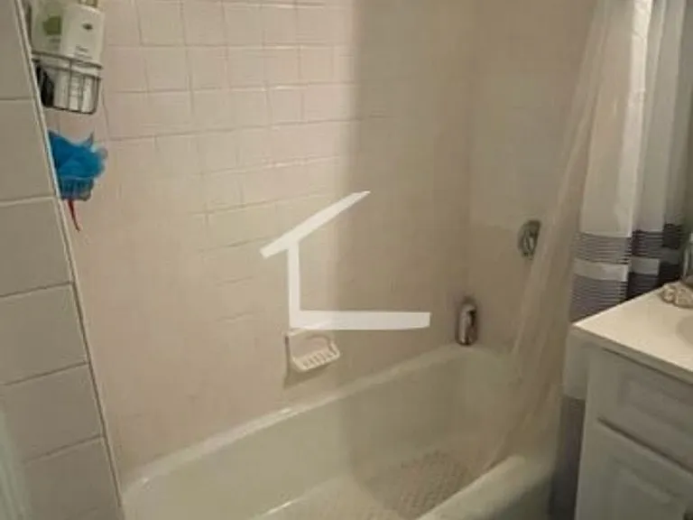 118 Strathmore Rd #L201 — Photo 6