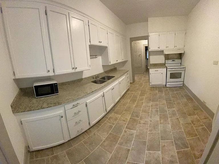 309 S West St — Photo 18
