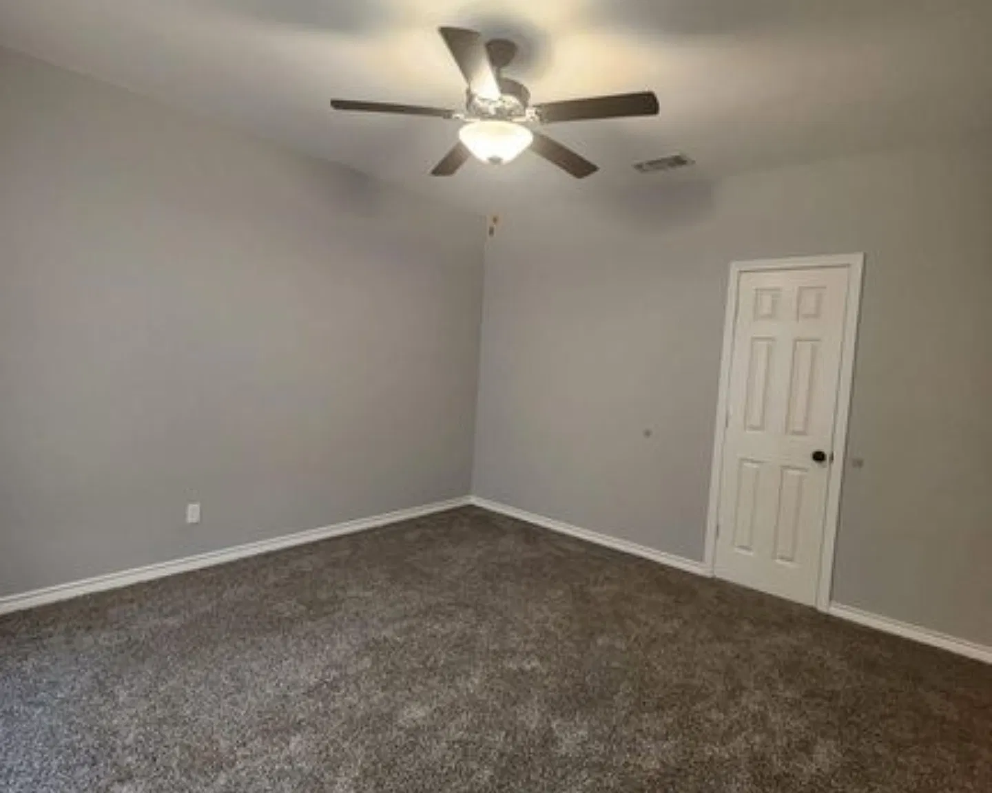 3 bed, 1305 sqft, $1,525 — Photo 4