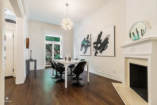 Rented by Dixon Advisory USA Inc. | media 31