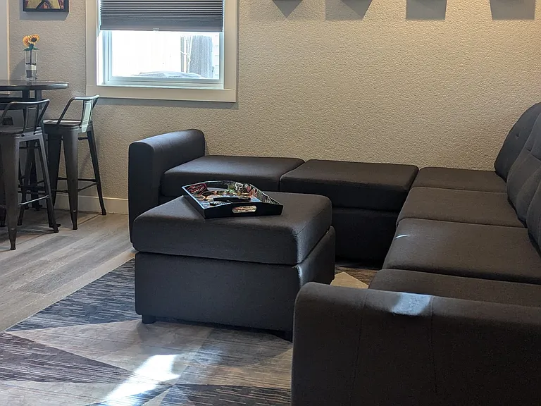 2610 S Hooker St — Photo 3