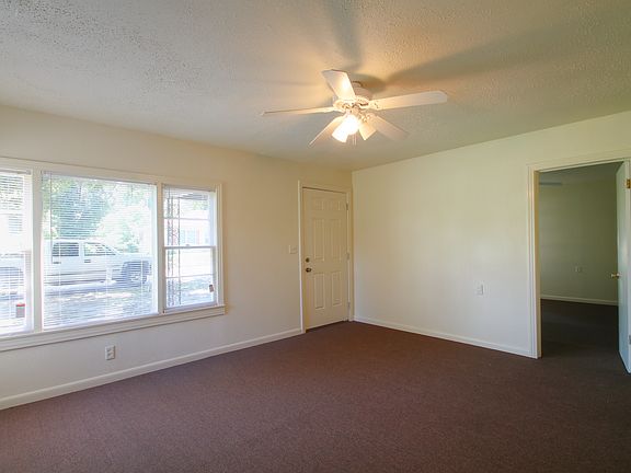3rd image of 4221 Elizabeth St