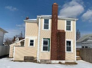 7 E Clearwater Rd, Lindenhurst, NY 11757