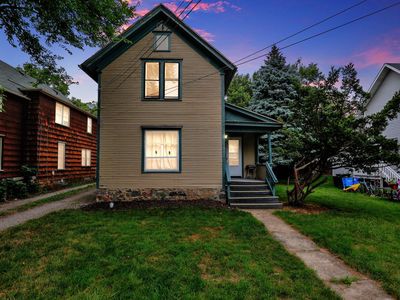 910 Seymour Ave, Lansing, MI, 48906