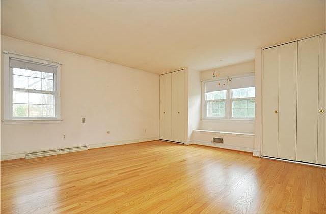 1st image of 18 Harlech Dr