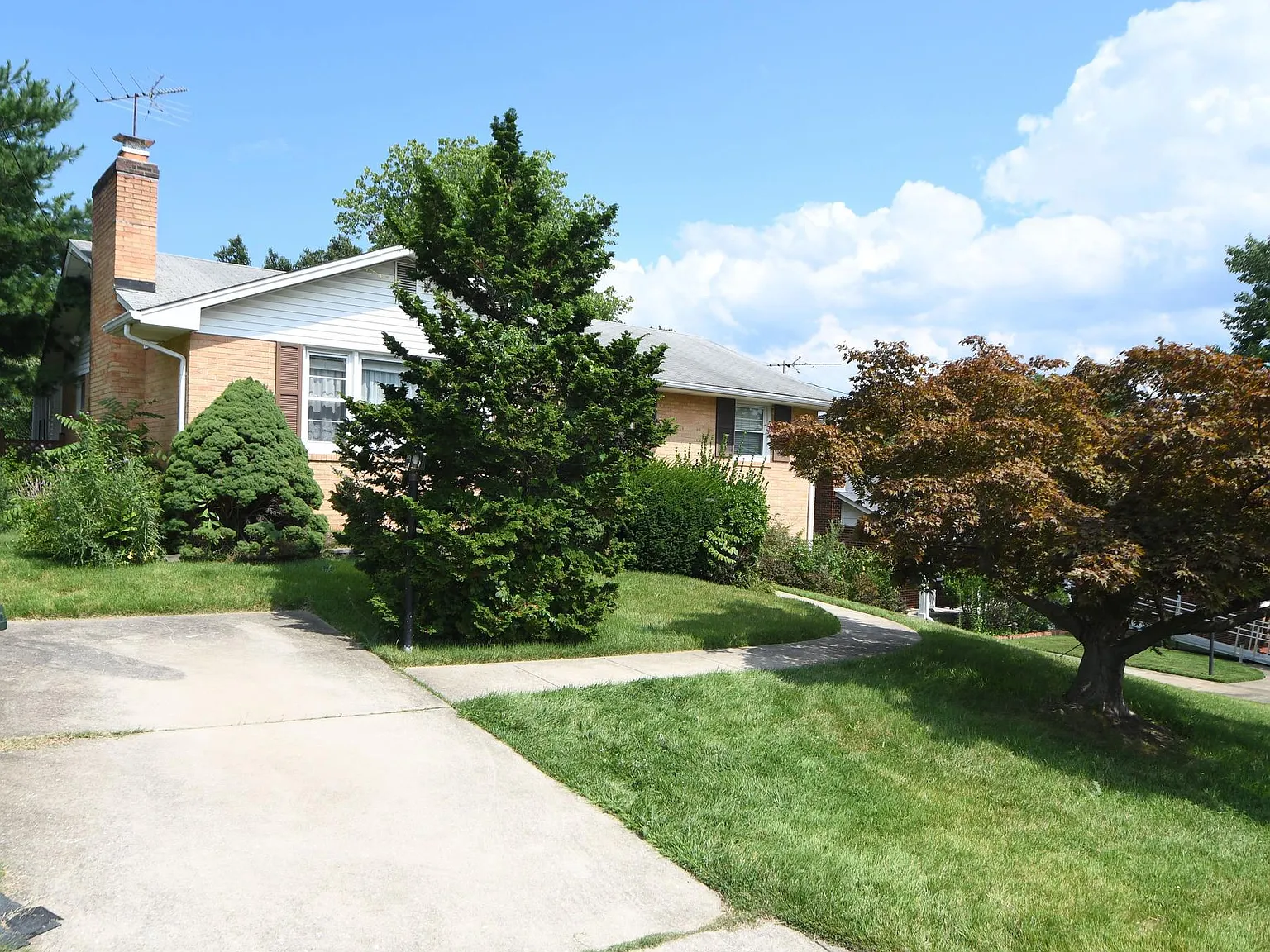 5 bed, 3.0 bath, 2535 sqft, $3,750 — Photo 1
