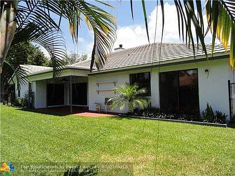 2nd image of 9711 N Oak Knoll Cir