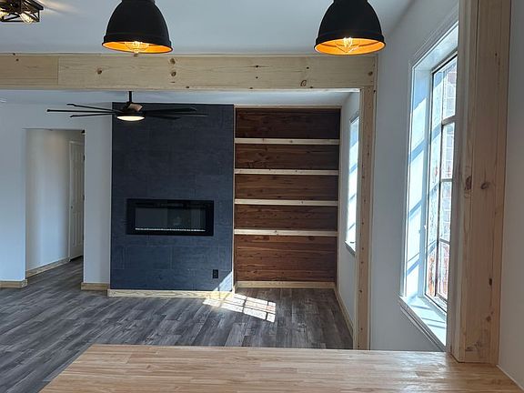 4th image of 502 W Lexington Ave #1
