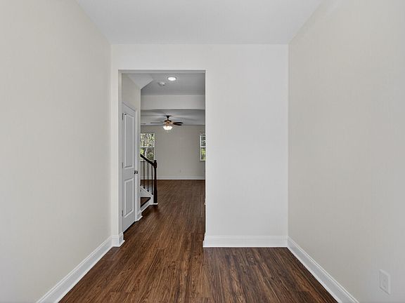 3rd image of 992 Theodore Rd