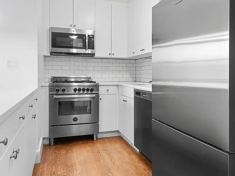 330 E 39th St #36K — Photo 5