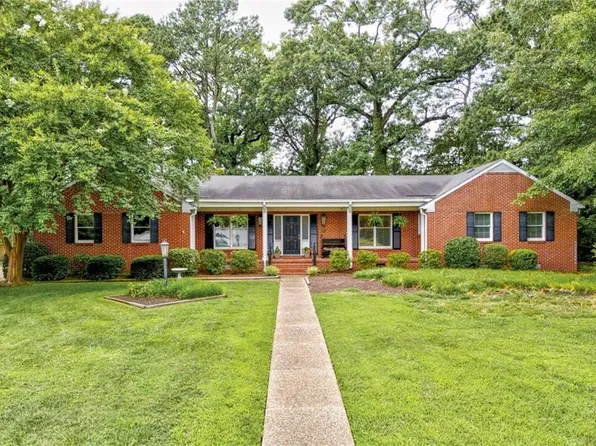 821 Normandy Dr, Suffolk, VA 23434