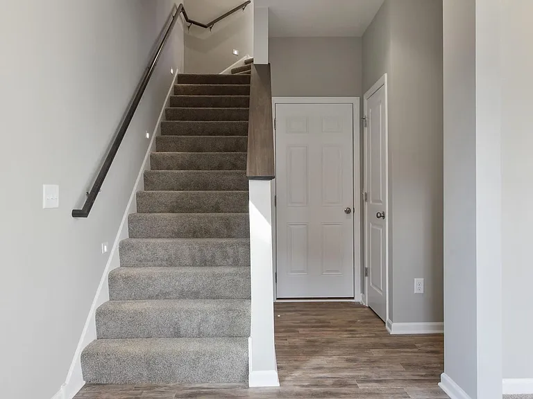 5182 Hampton St NE — Photo 6