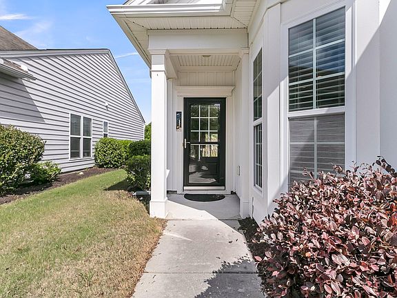 3rd image of 170 Sea Lavender Ln