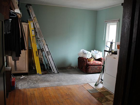 4th image of 91 E 16th St