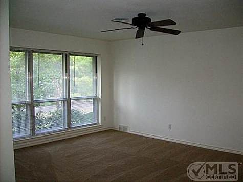4th image of 808 Parkmont Dr