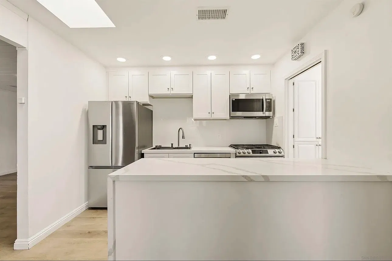 4 bed, 1352 sqft, $4,800 — Photo 3