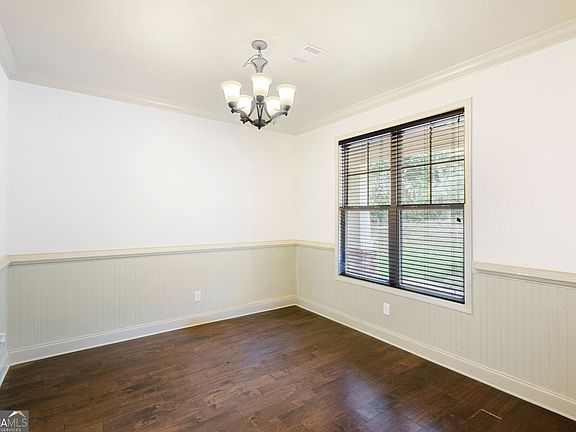 5th image of 241 Spring Hill Dr