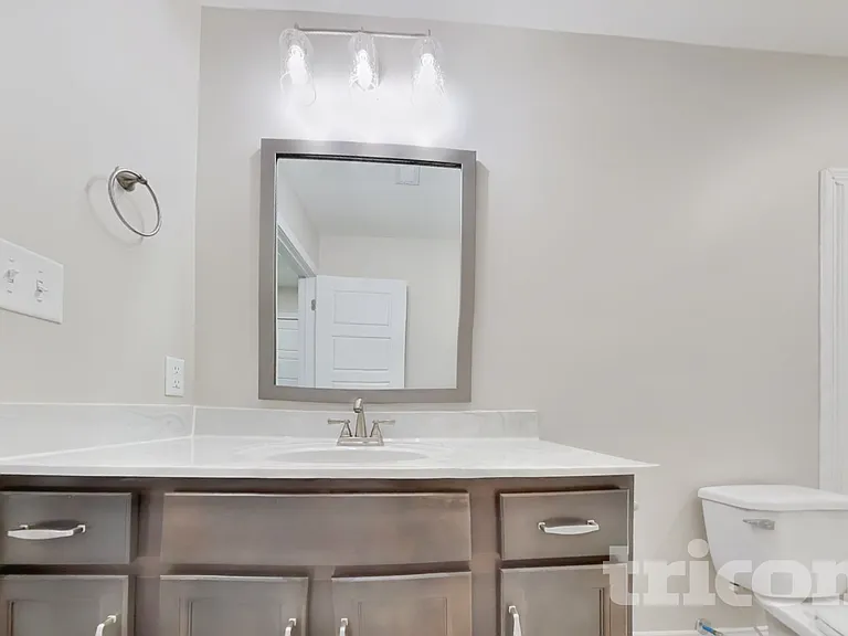 1093 Whitney Dr — Photo 13