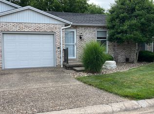 1811 S 24th St #M, Quincy, IL 62301
