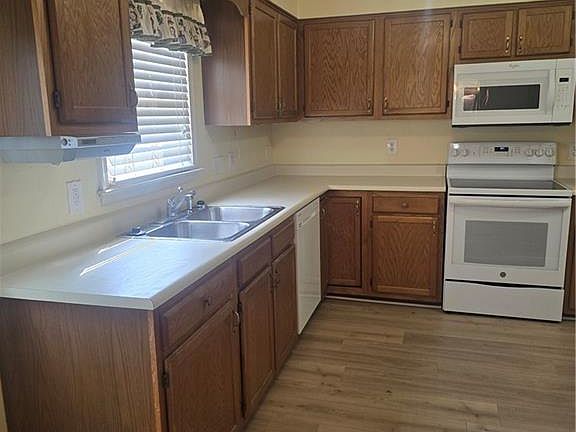 5th image of 4502 Eagle Rock Rd