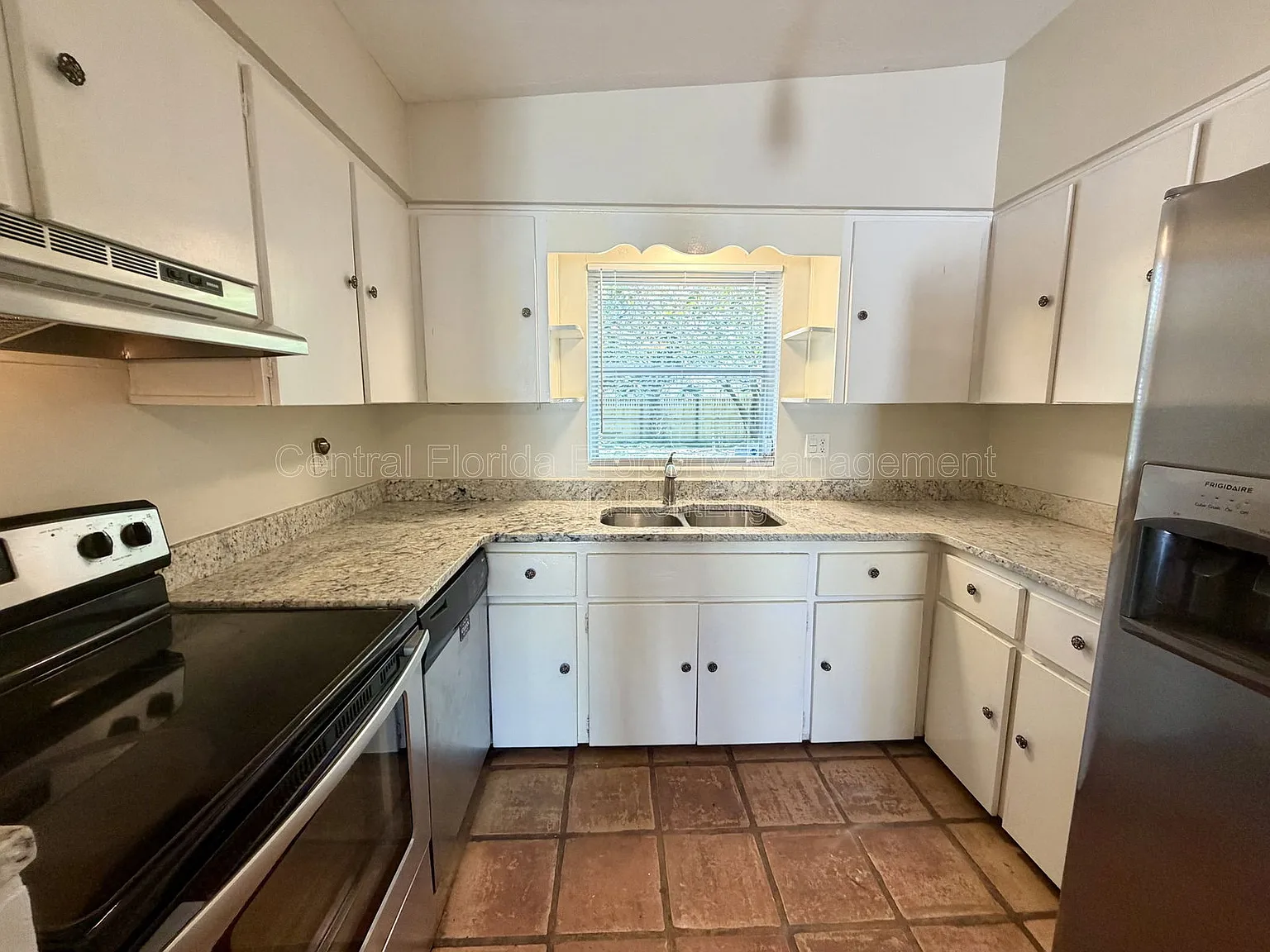 2 bed, 1.0 bath, 1285 sqft, $2,100 — Photo 4