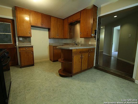 5th image of 331 Saratoga Dr