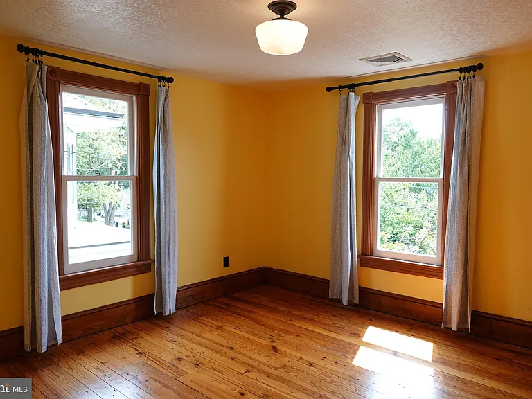 36 Hart Ave — Photo 41