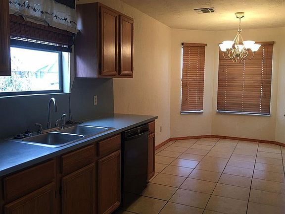 4th image of 4006 SW Sunflower Ln