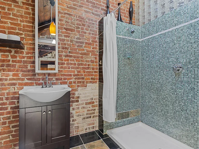 532 Kinsley Ave #205 — Photo 48