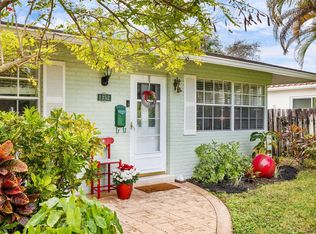 1352 NE 40th St, Oakland Park, FL 33334
