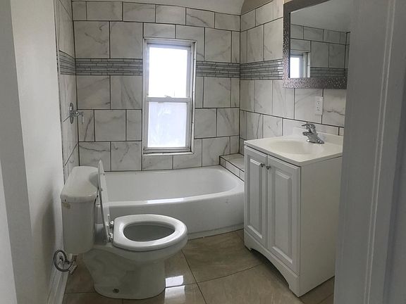 3rd image of 1312 16th St #2