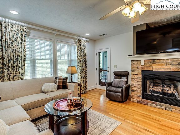 5th image of 460 Peaceful Haven Drive #921