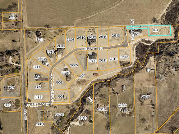 2nd image of 824 Country Ln