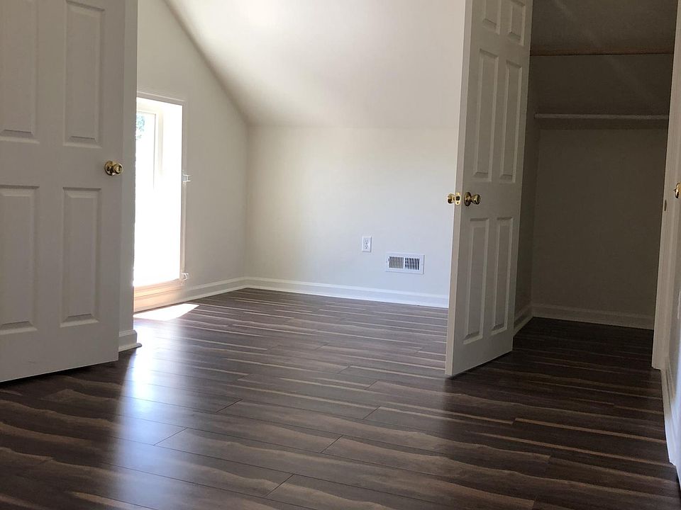 3rd floor bedroom 1
