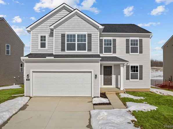 639 Countryside Dr, Chelsea, MI 48118