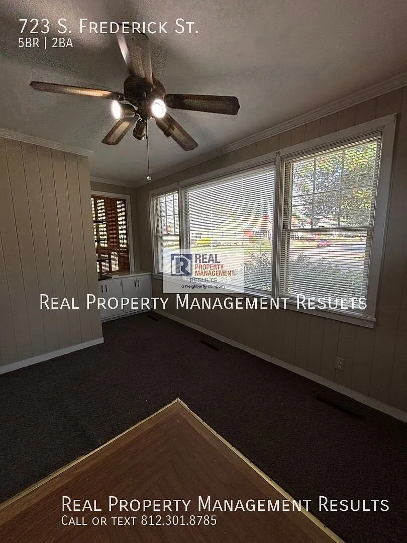 Spacious Home Near UE with Flexible Space — Photo 3