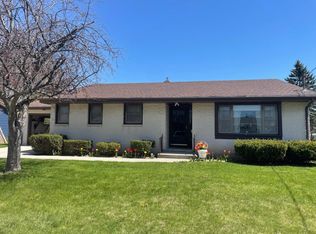 621 S 31st St, Manitowoc, WI 54220