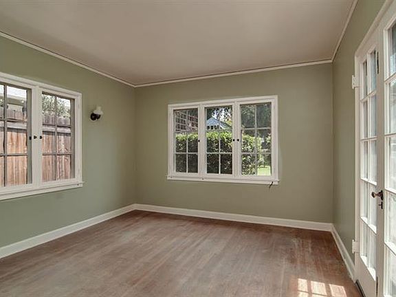 4th image of 1090 N Chester Ave