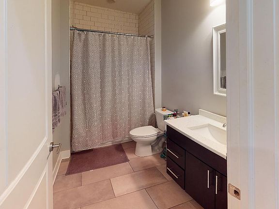 5th image of 1607 Catharine St APT 1F