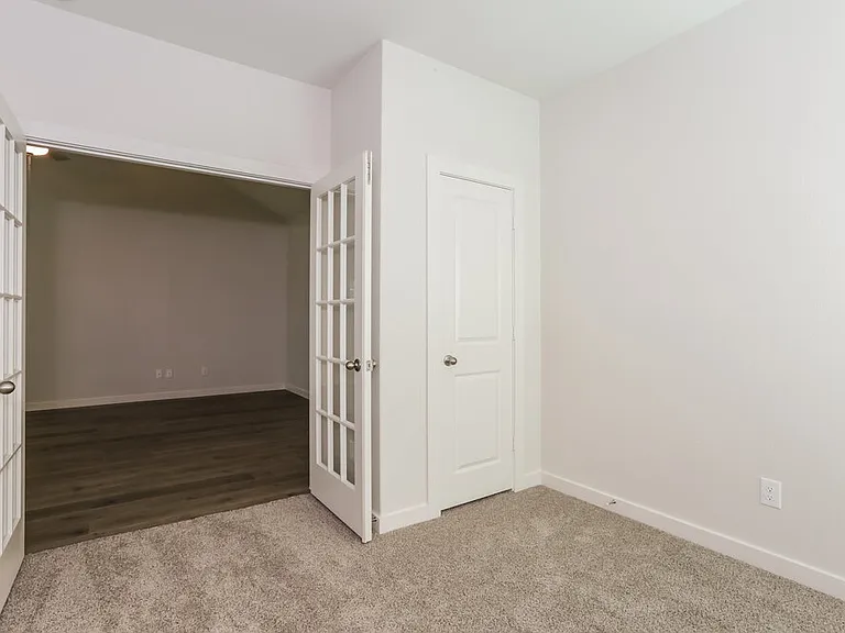 1540 Woodwinds Dr — Photo 17