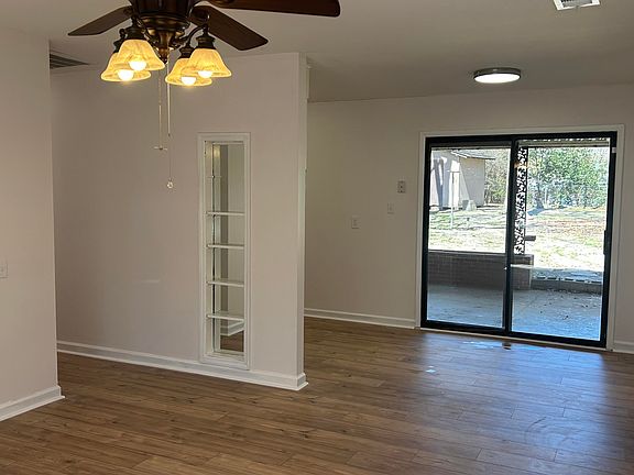 5th image of 2559 Burbank Pl