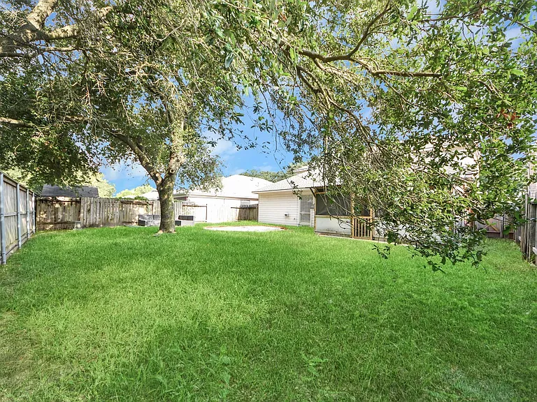13515 Scarab Dr — Photo 40