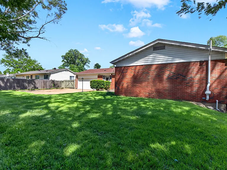 3145 Matlock Dr — Photo 25