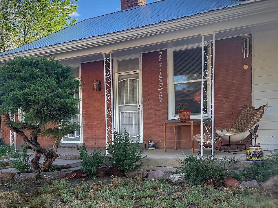 1st image of 910 3rd St